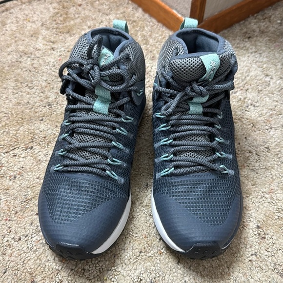 Columbia Women's Trailstorm Mid Waterproof Shoe - Picture 5 of 8